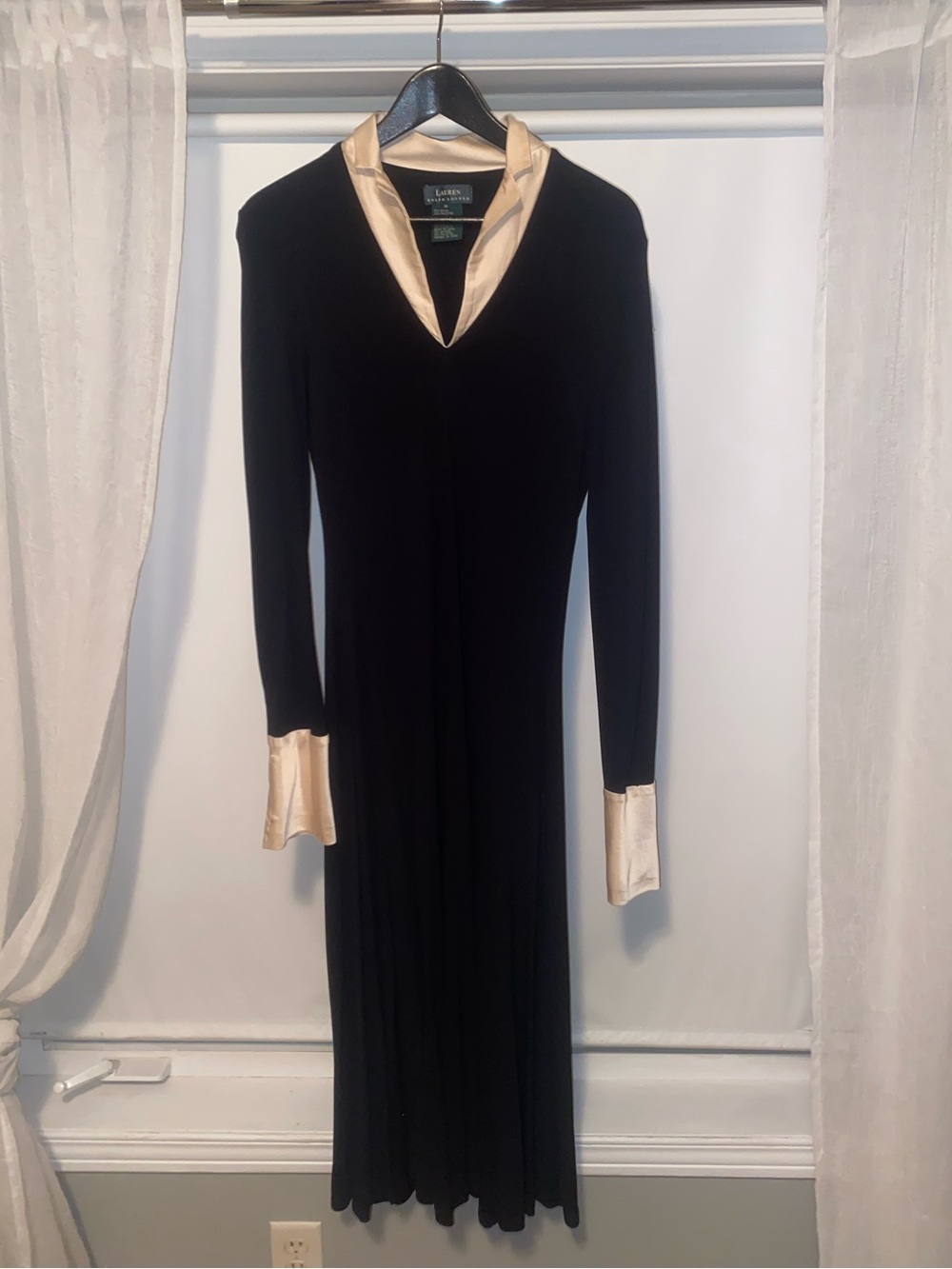 Lauren Ralph Lauren Black Long-Sleeve V-Neck Dress with Cream Trim